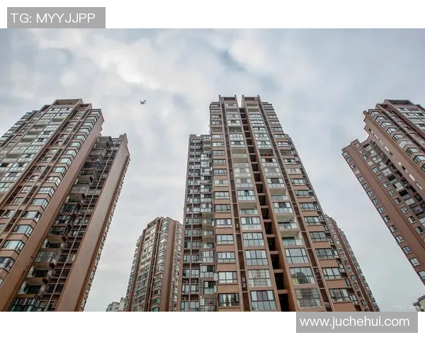 香港01报道：政府推出新政策加强住房保障 力求解决市民居住问题